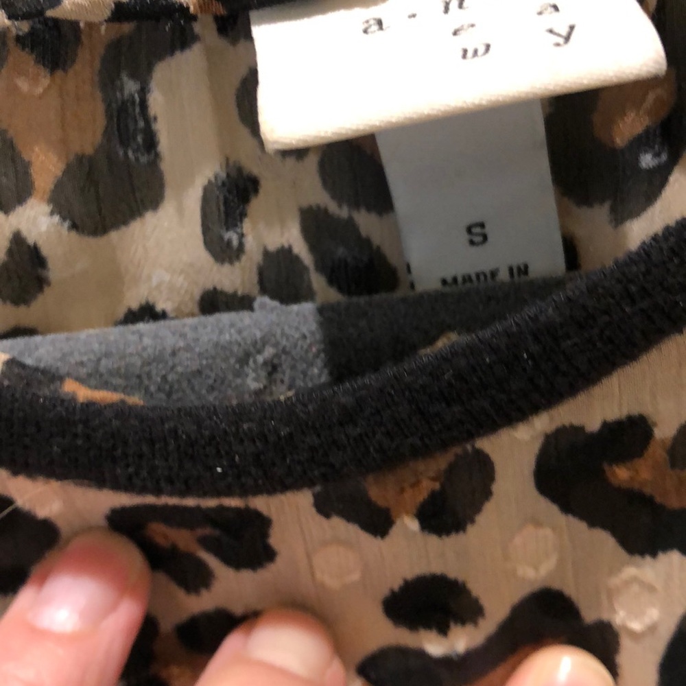 Leopard Top - Picture 3 of 3